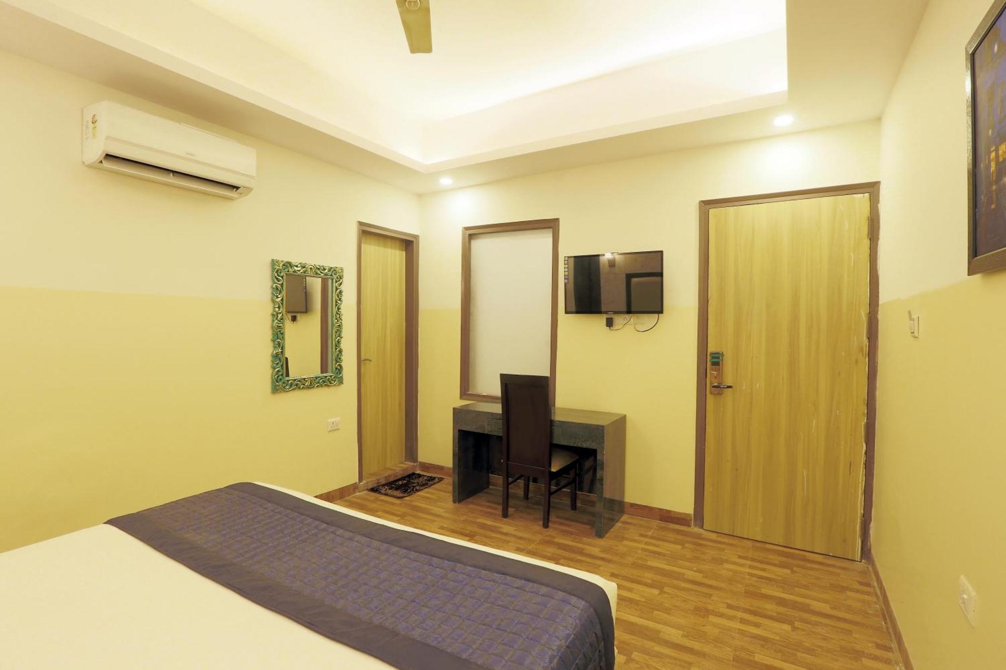 Plazzo Prime Plaza At Delhi Airport Bed and Breakfast New Delhi Buitenkant foto