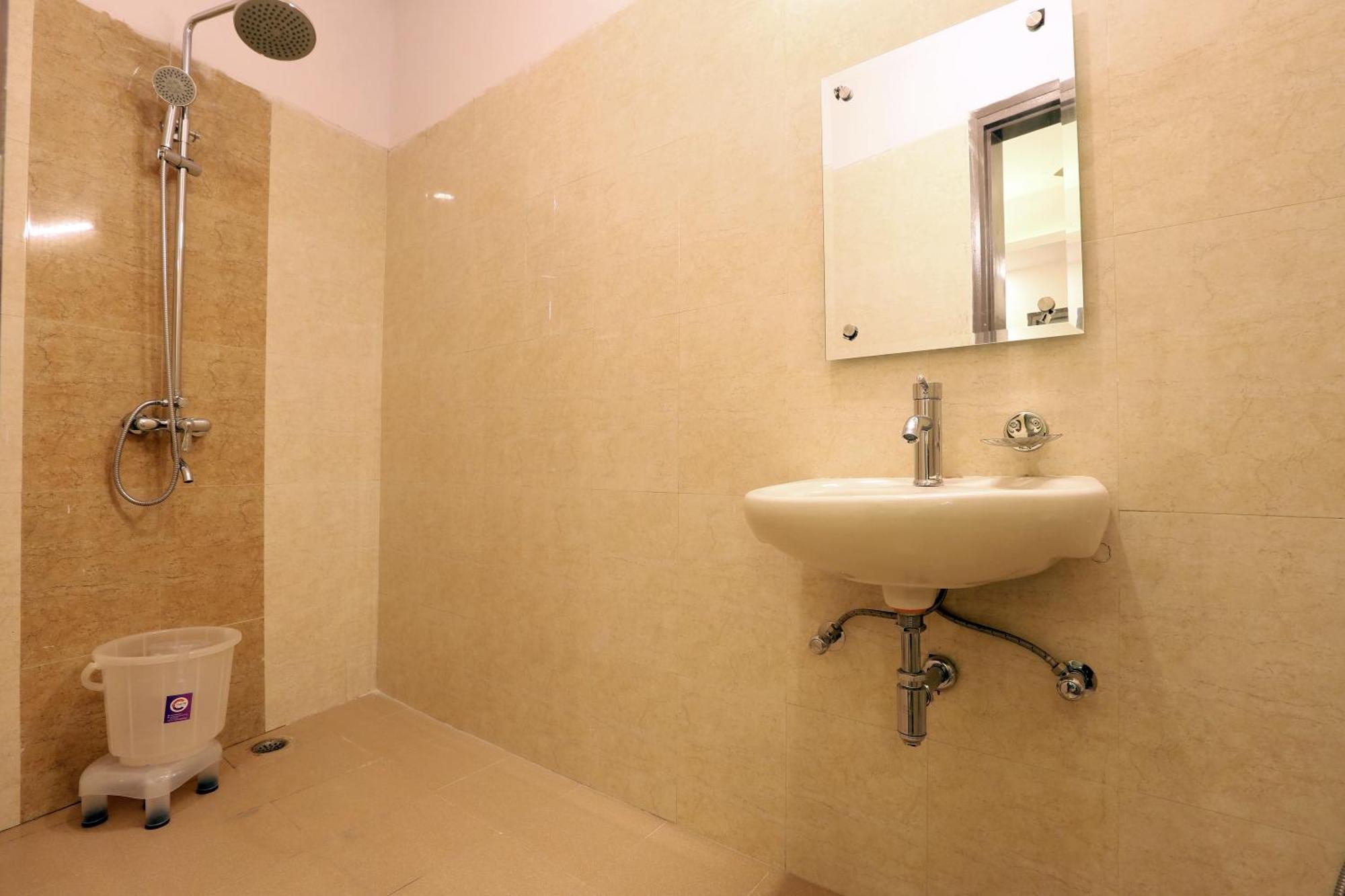 Plazzo Prime Plaza At Delhi Airport Bed and Breakfast New Delhi Buitenkant foto