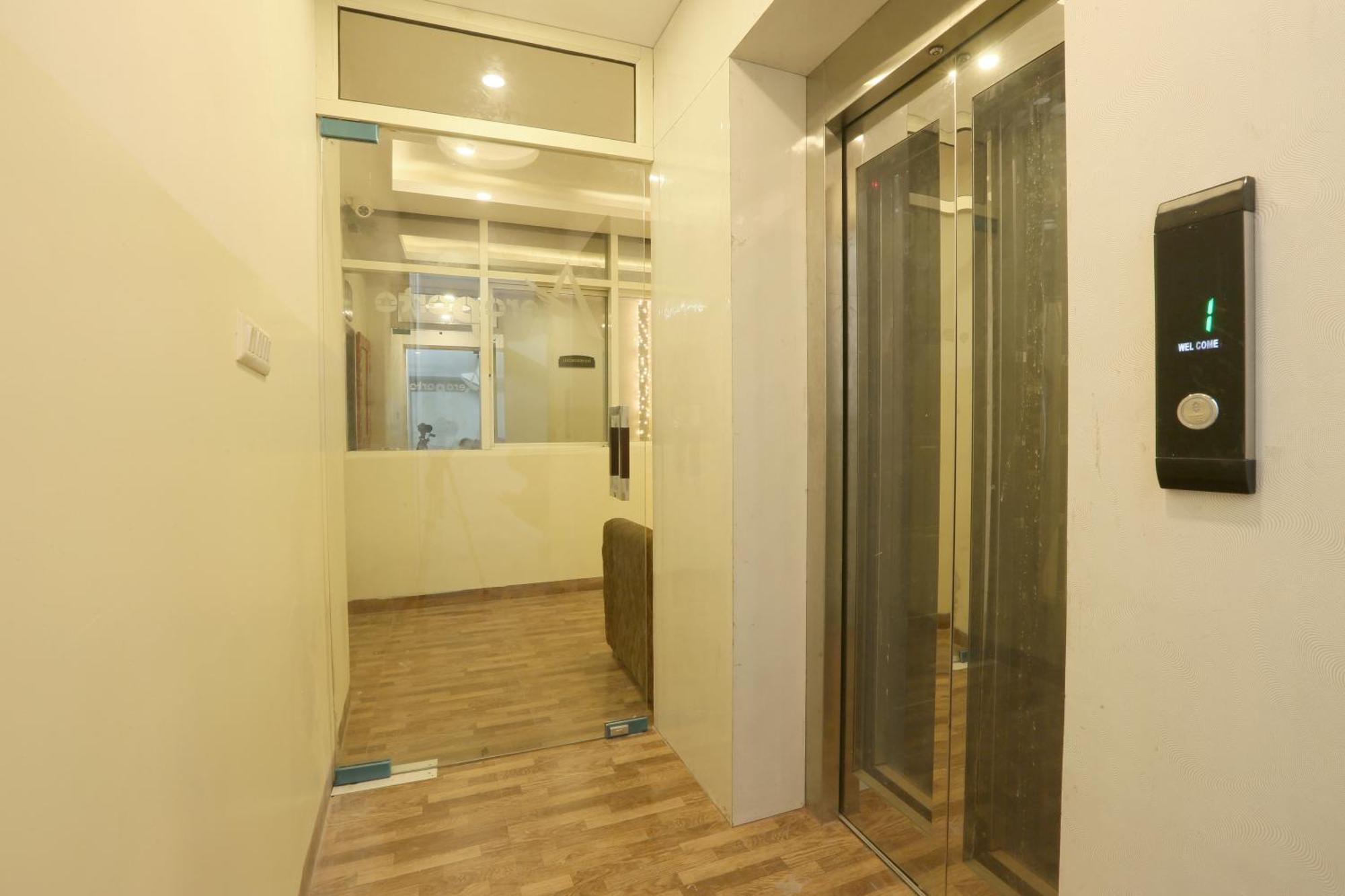 Plazzo Prime Plaza At Delhi Airport Bed and Breakfast New Delhi Buitenkant foto