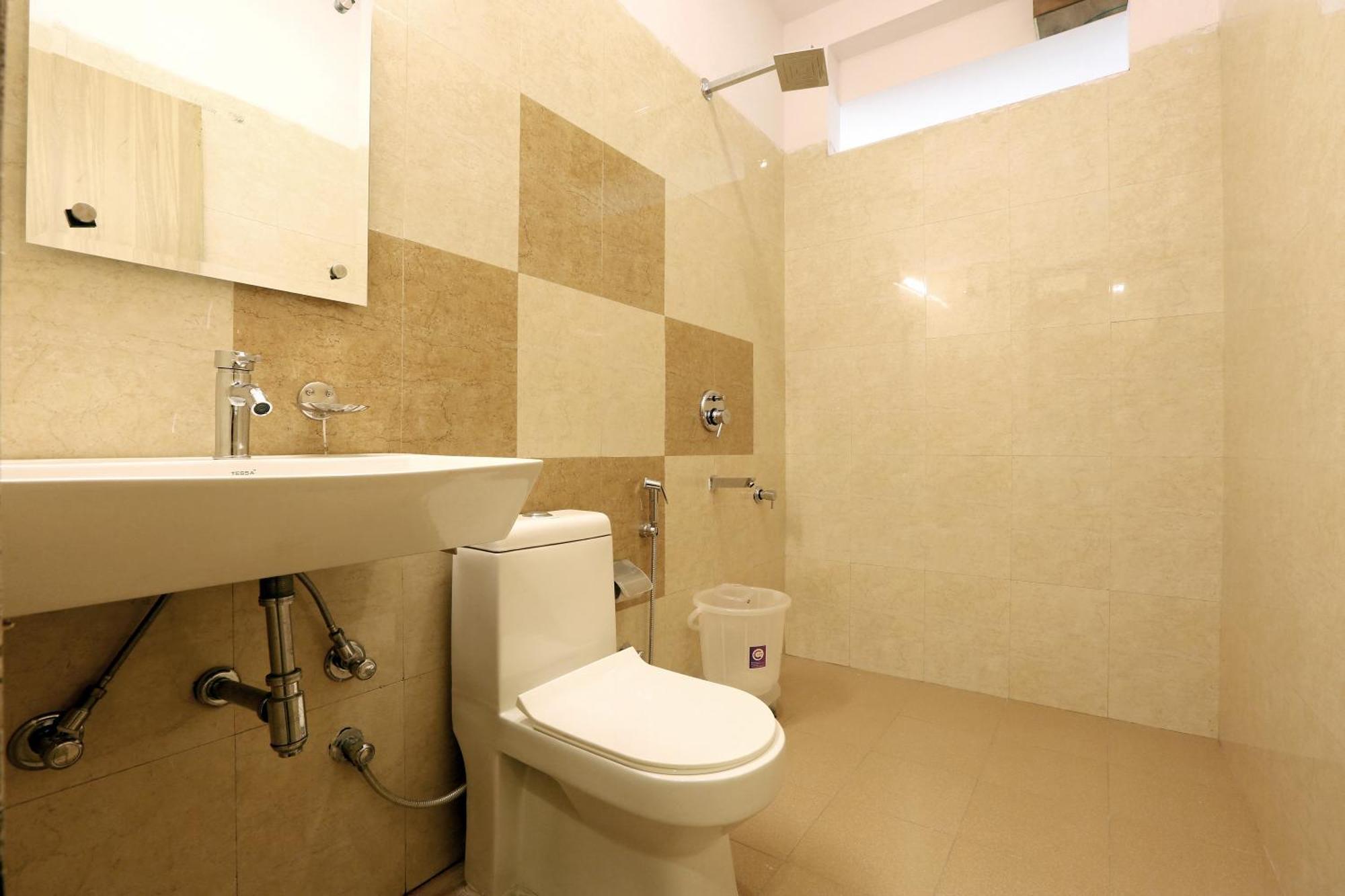 Plazzo Prime Plaza At Delhi Airport Bed and Breakfast New Delhi Buitenkant foto