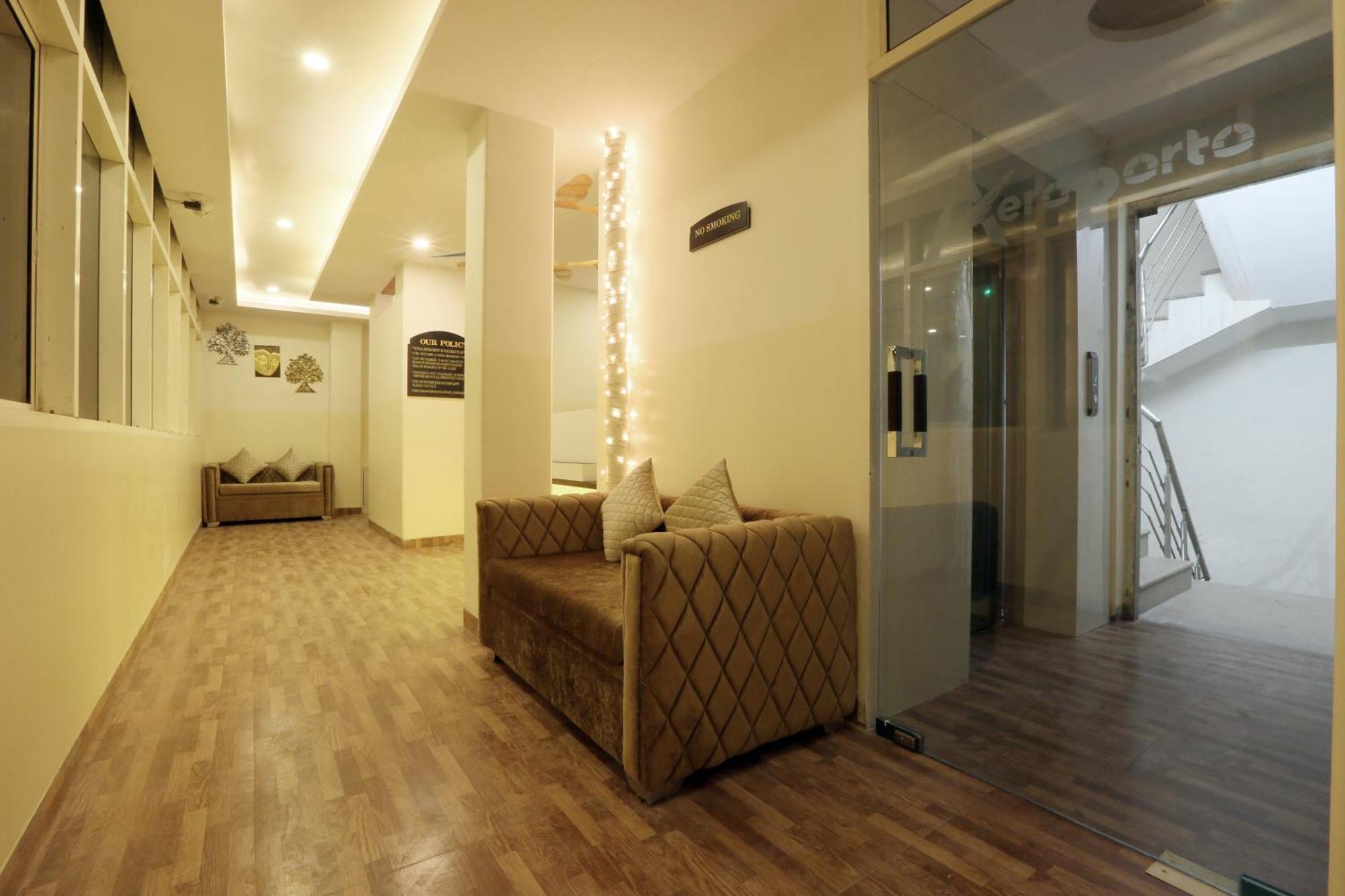 Plazzo Prime Plaza At Delhi Airport Bed and Breakfast New Delhi Buitenkant foto
