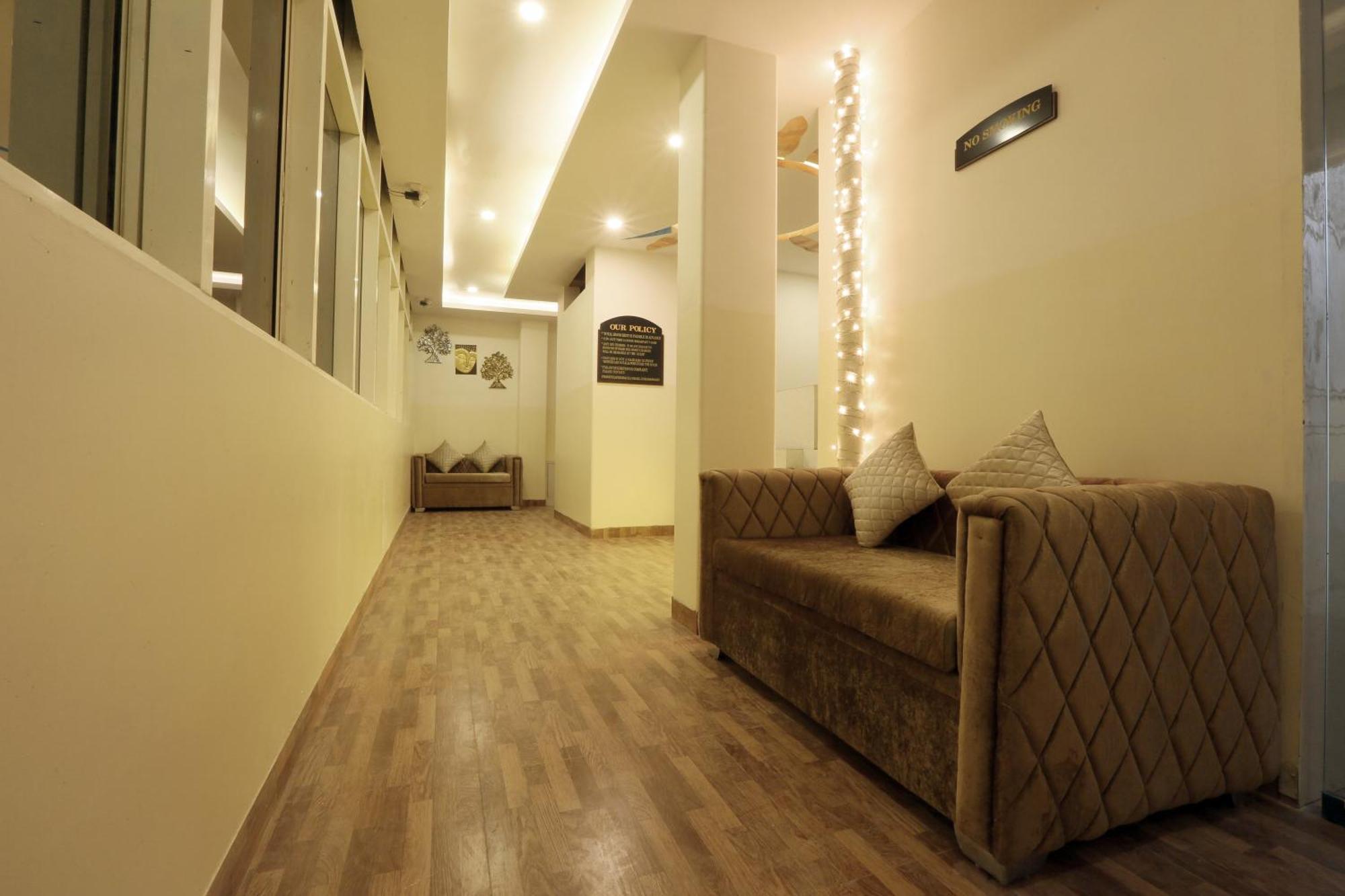 Plazzo Prime Plaza At Delhi Airport Bed and Breakfast New Delhi Buitenkant foto