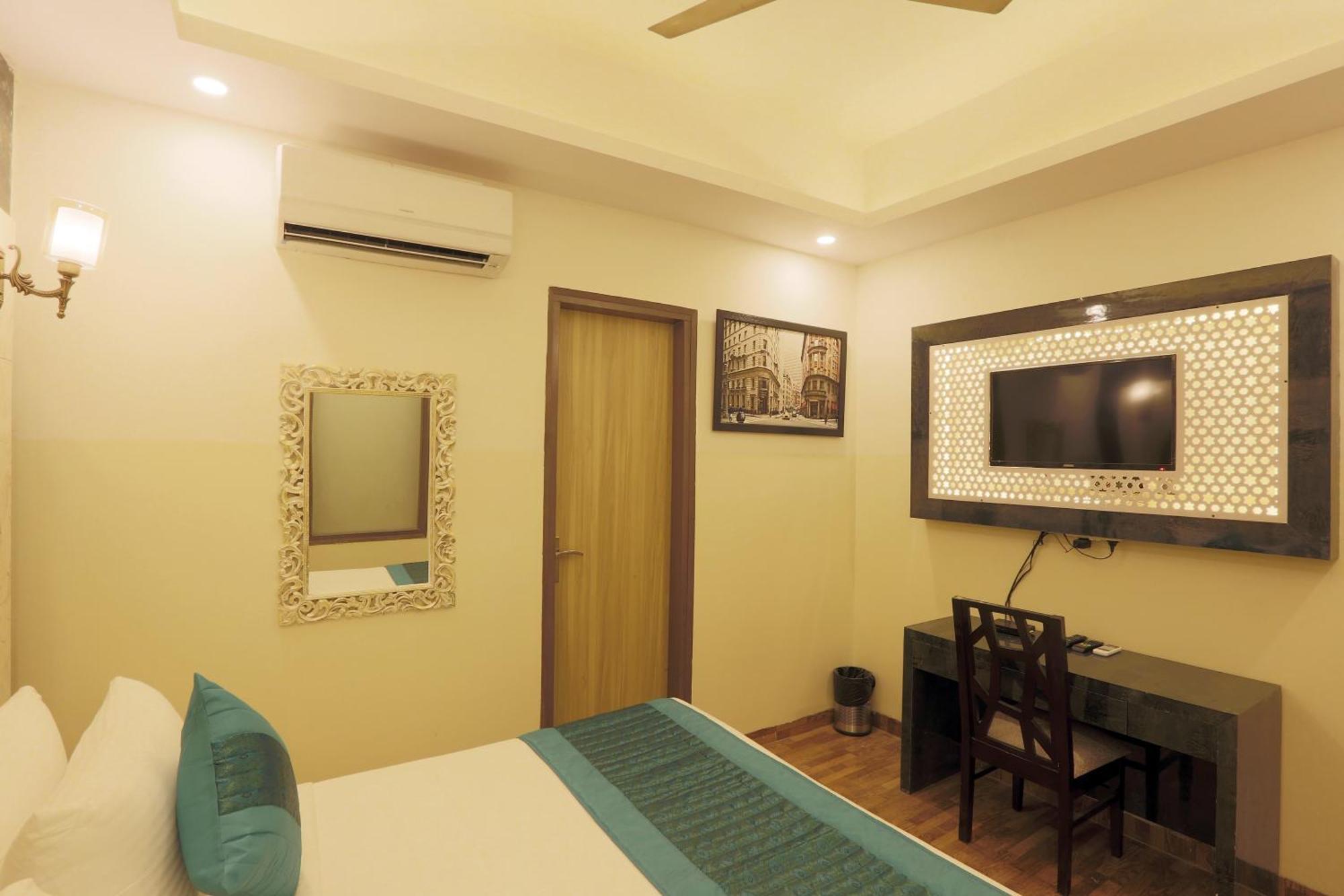 Plazzo Prime Plaza At Delhi Airport Bed and Breakfast New Delhi Buitenkant foto