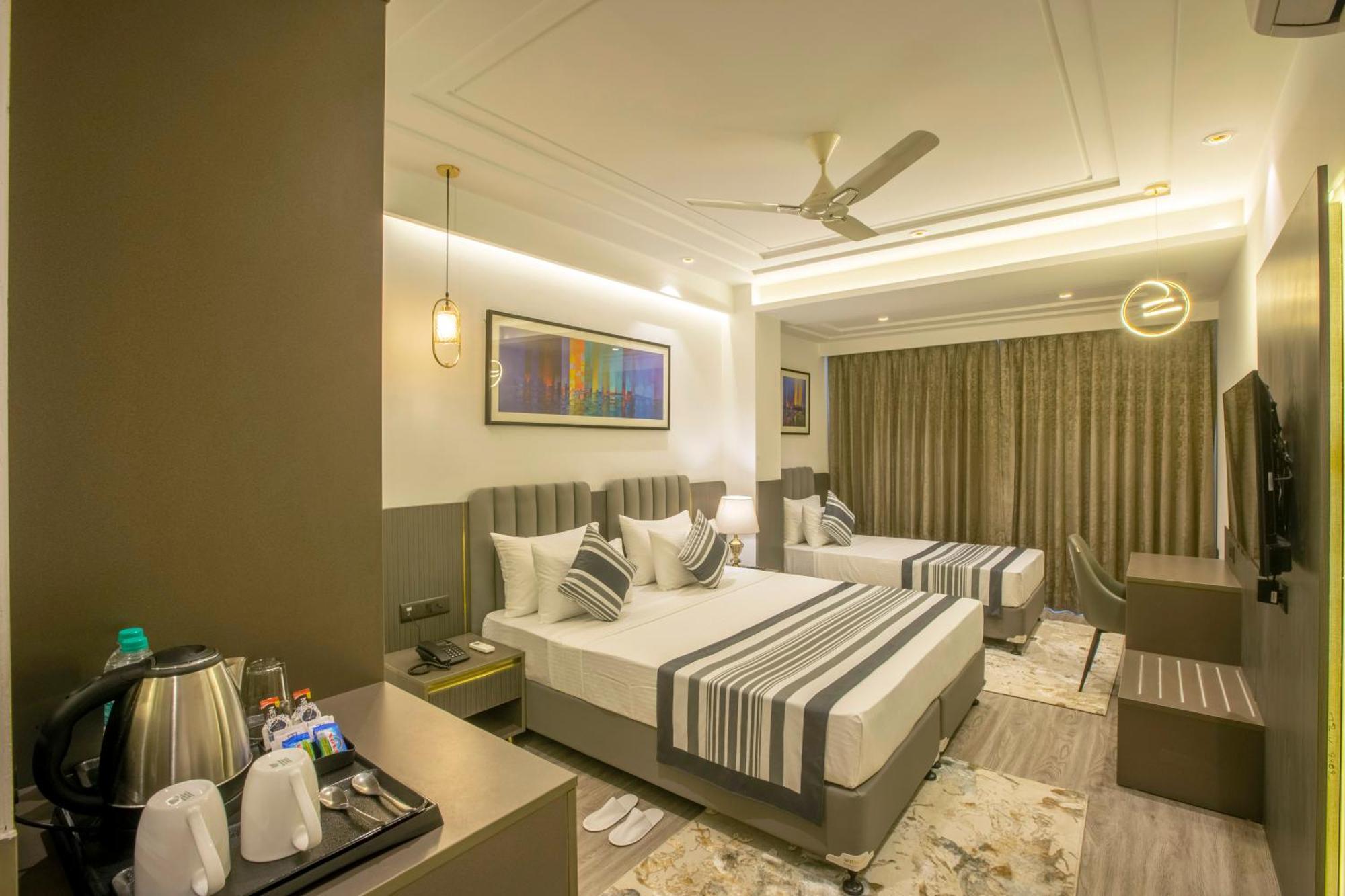 Plazzo Prime Plaza At Delhi Airport Bed and Breakfast New Delhi Buitenkant foto